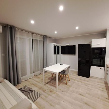 Hotel 1 Плоцк Екстериор снимка