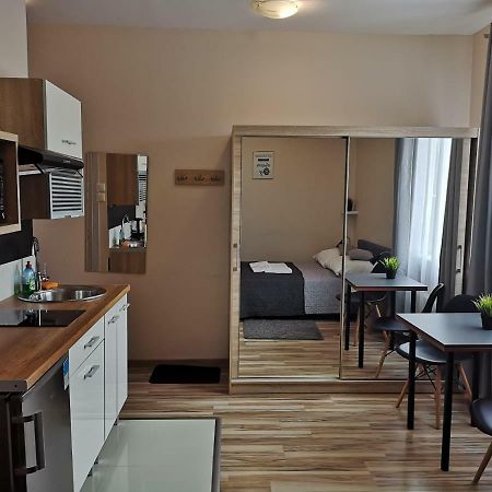 Hotel 1 Плоцк Екстериор снимка
