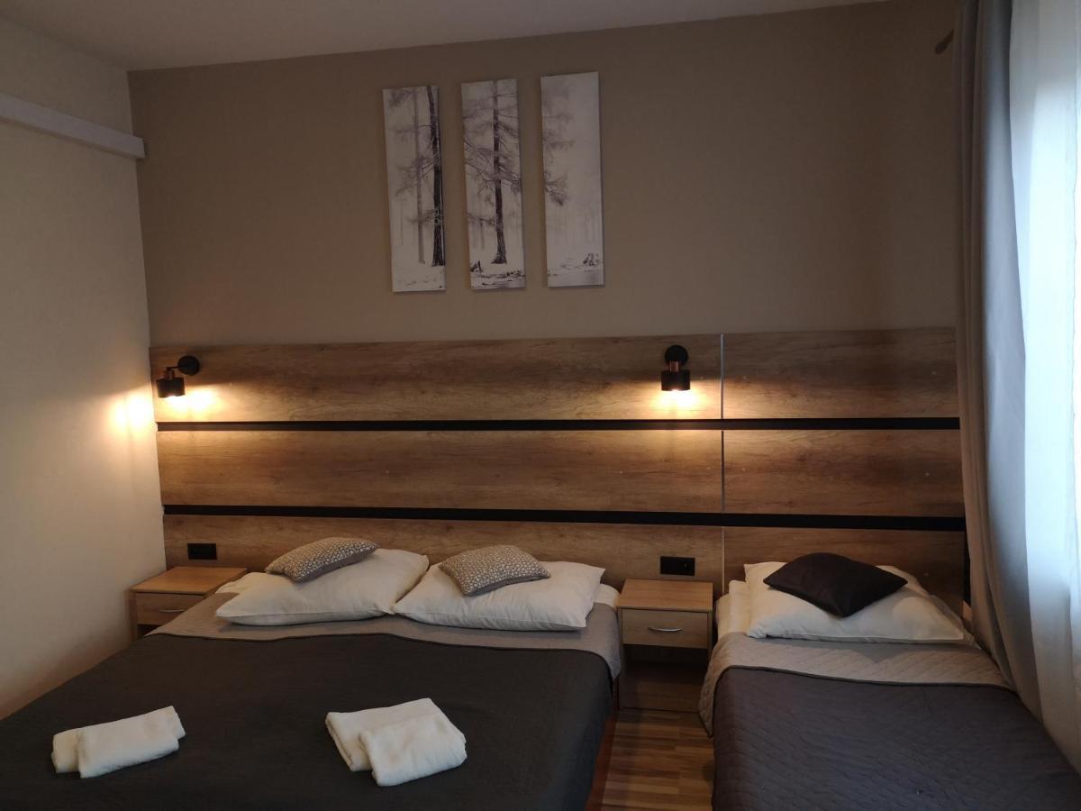 Hotel 1 Плоцк Екстериор снимка