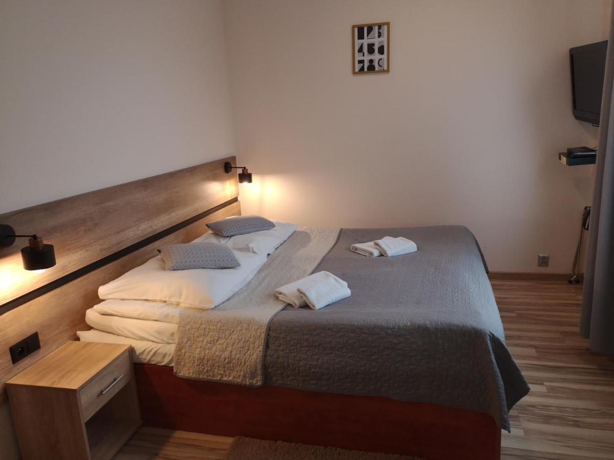 Hotel 1 Плоцк Екстериор снимка