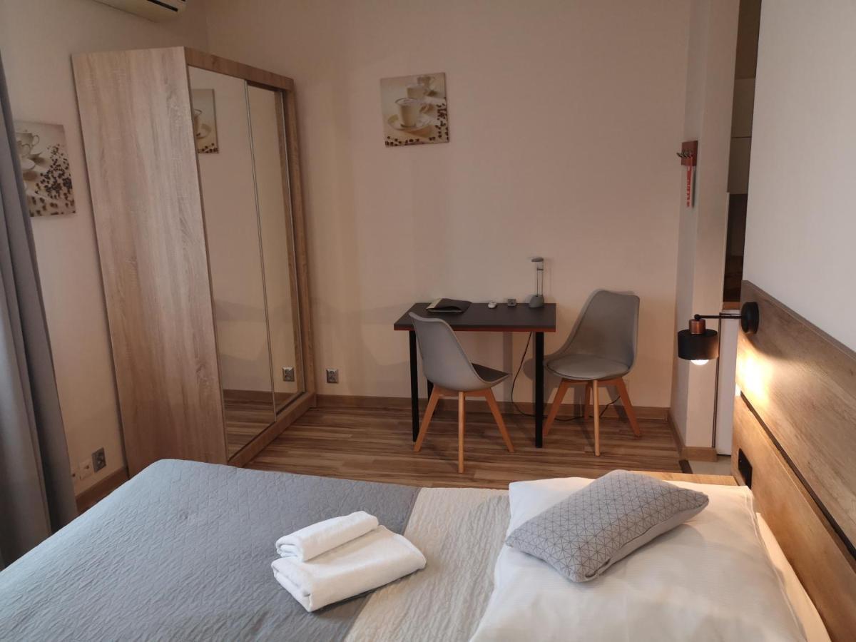 Hotel 1 Плоцк Екстериор снимка