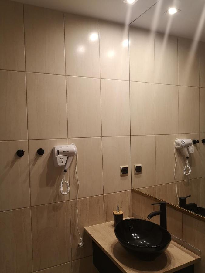 Hotel 1 Плоцк Екстериор снимка