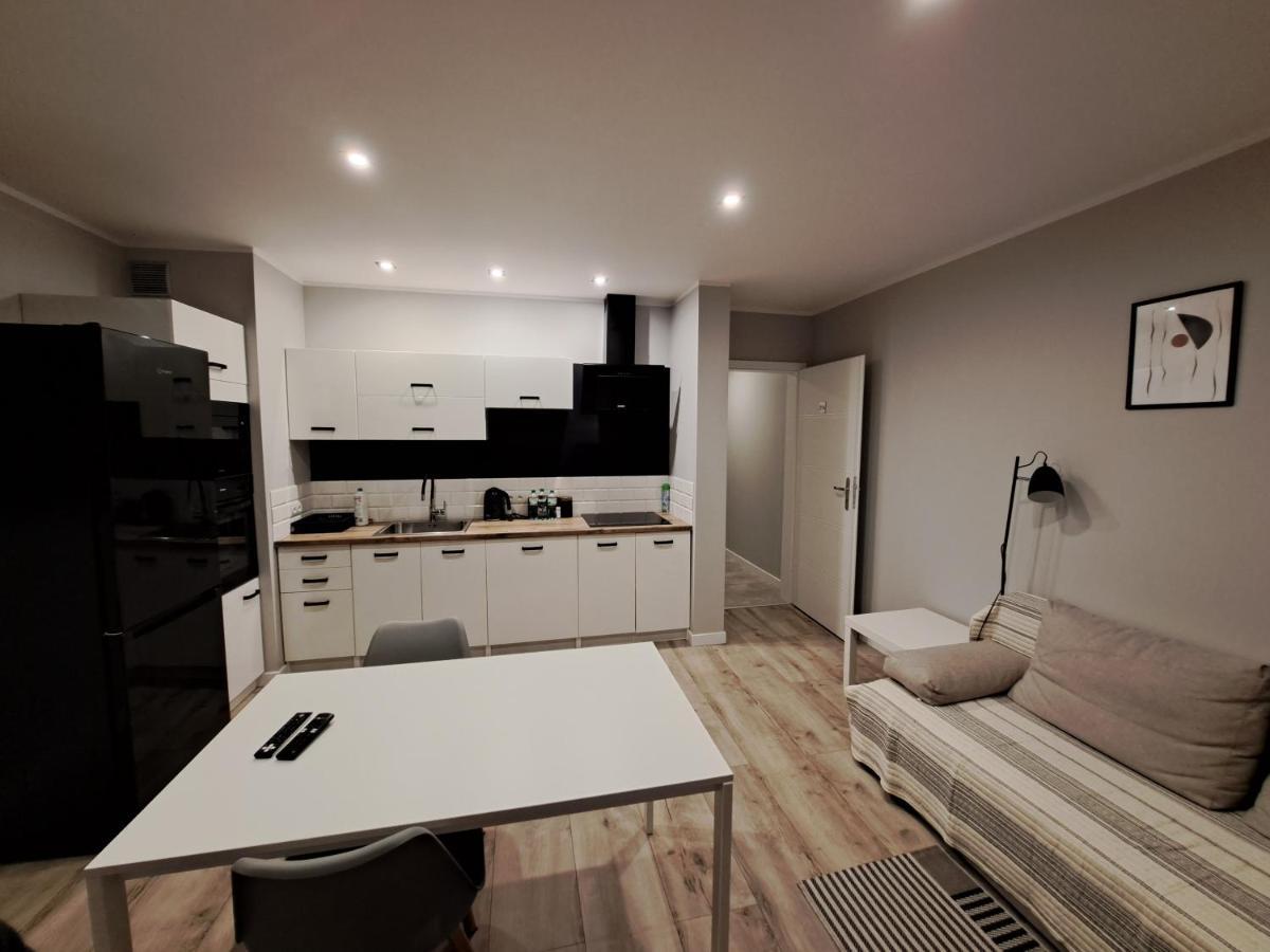 Hotel 1 Плоцк Екстериор снимка