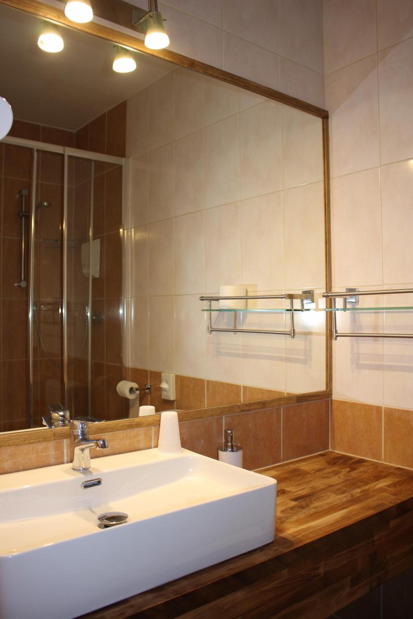 Hotel 1 Плоцк Екстериор снимка