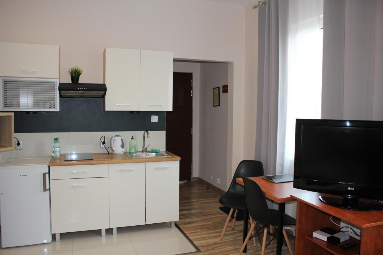 Hotel 1 Плоцк Екстериор снимка