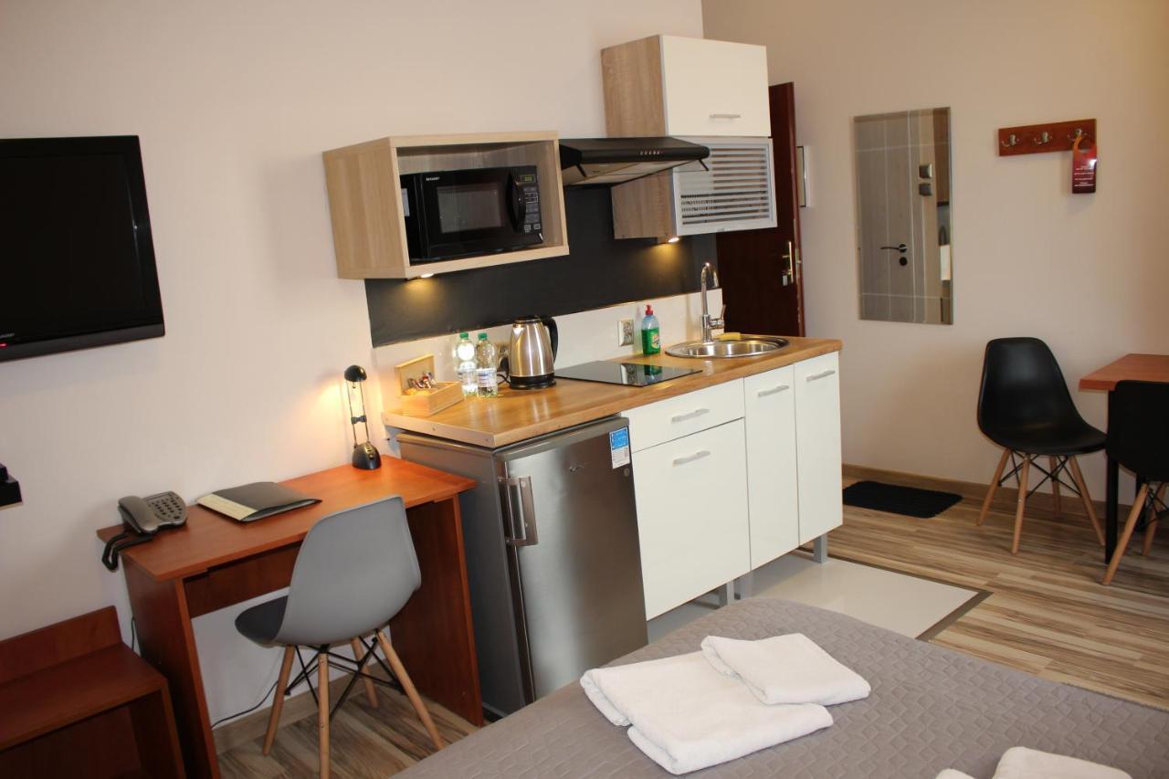 Hotel 1 Плоцк Екстериор снимка