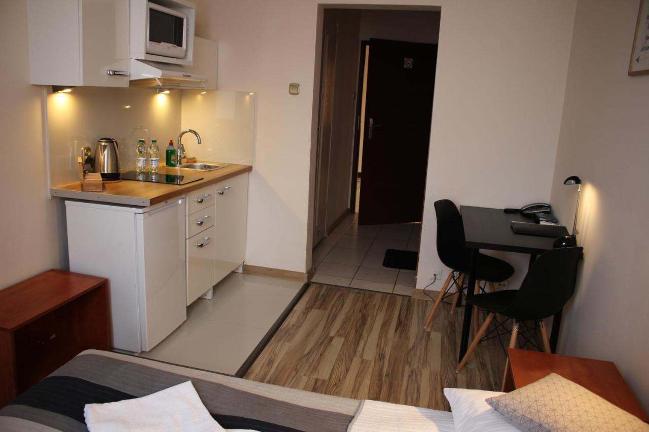 Hotel 1 Плоцк Екстериор снимка