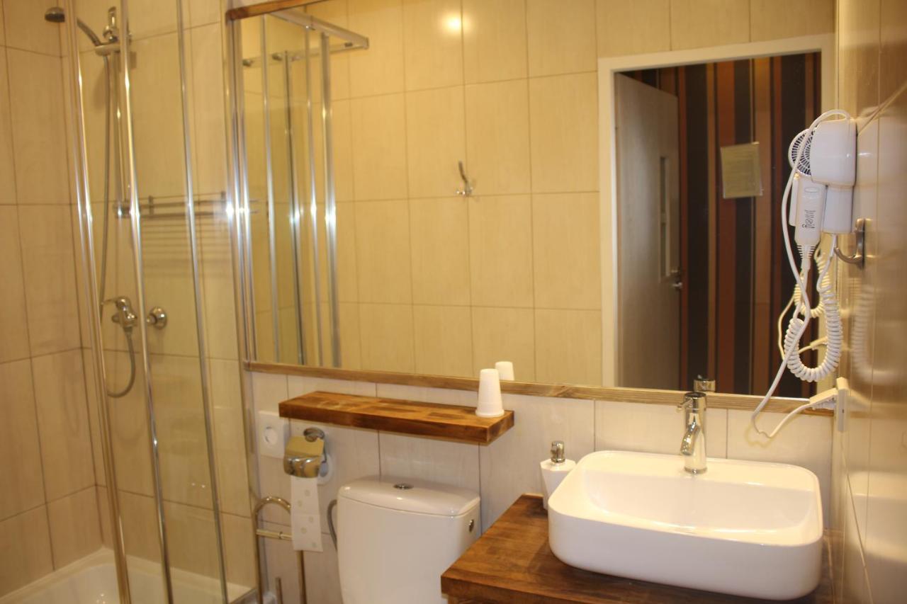 Hotel 1 Плоцк Екстериор снимка